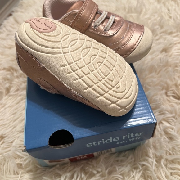 Stride Rite Metallic Pink Baby Shoes - Picture 3 of 3